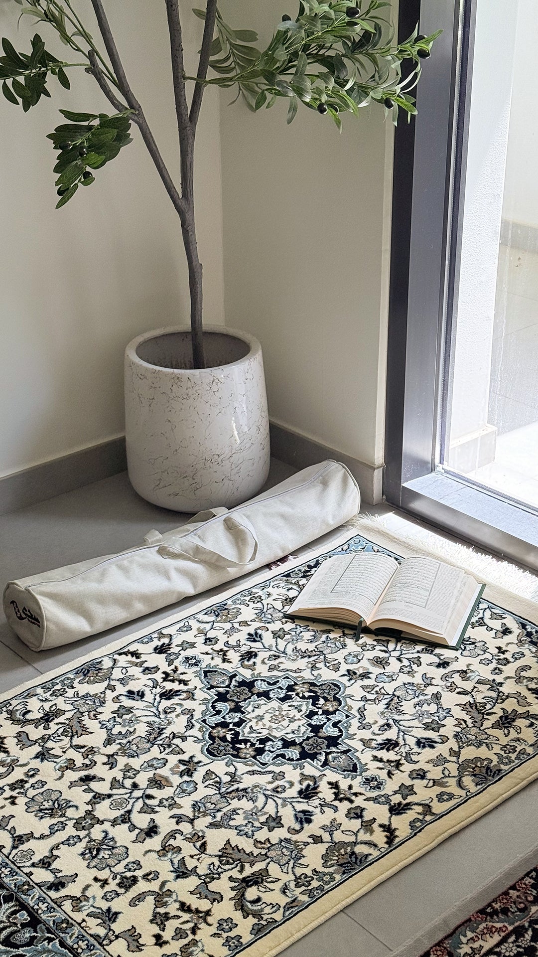 سجادة الروضة الشريفة -اوف وايت كحلي